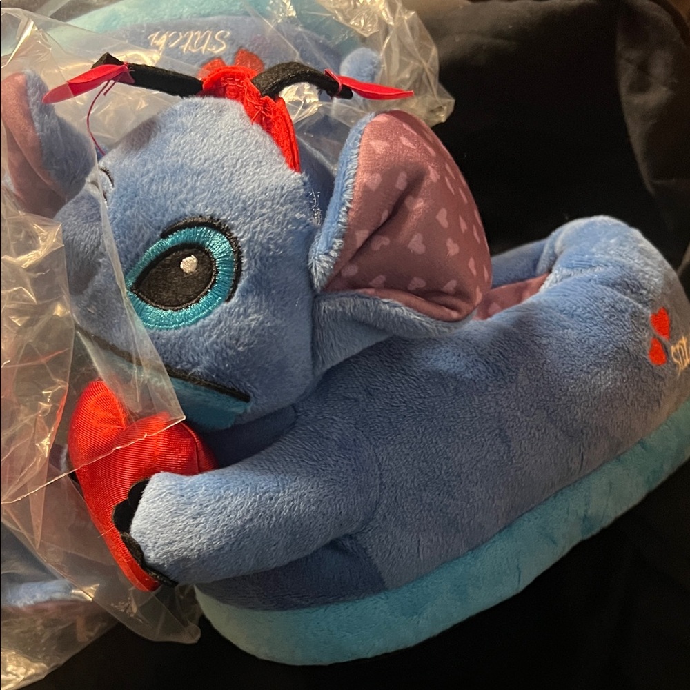New Stitch Girls Slippers 11-12 Blue NWT